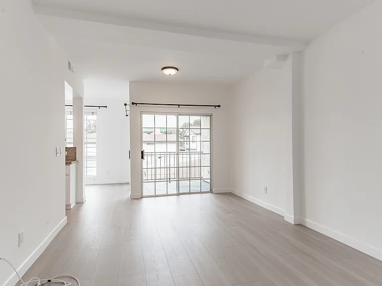 329 Sierra St #4 — Photo 3