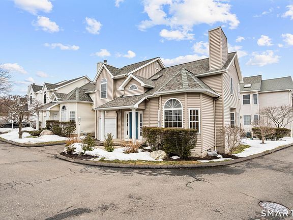 2nd image of 168 Colonial Road apt 6