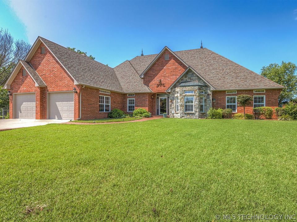 1st image of 612 S Tallchief Ct