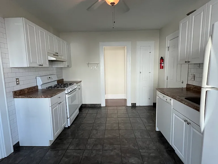 220 King St — Photo 10