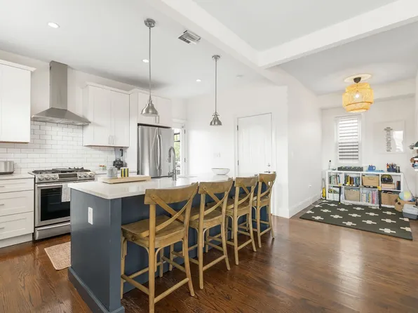 735 E 3rd St #3, South Boston, MA 02127