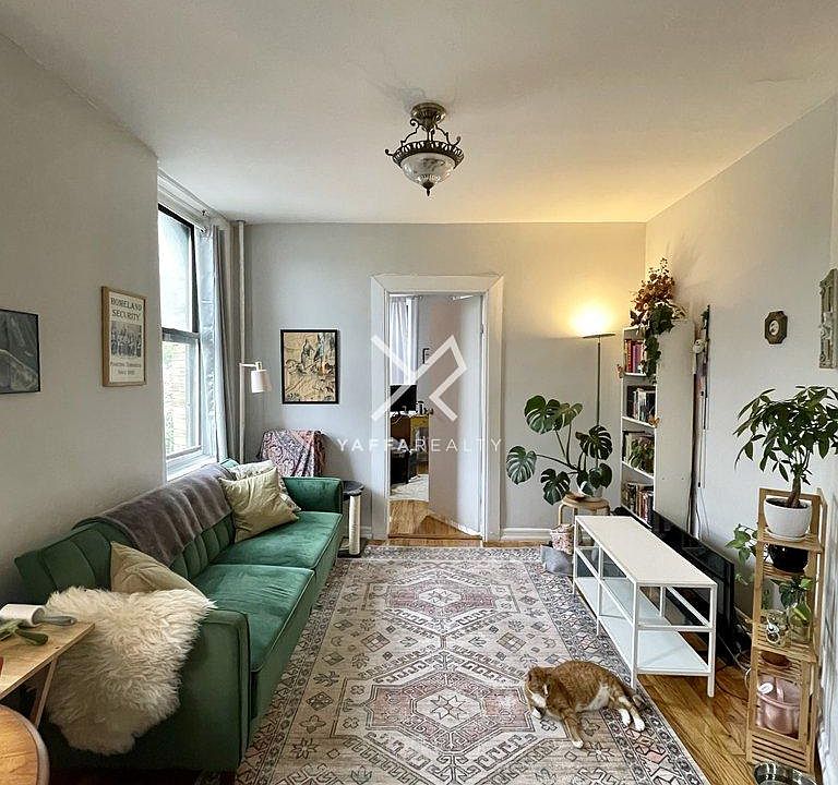 1st image of 224 Sterling St APT 4