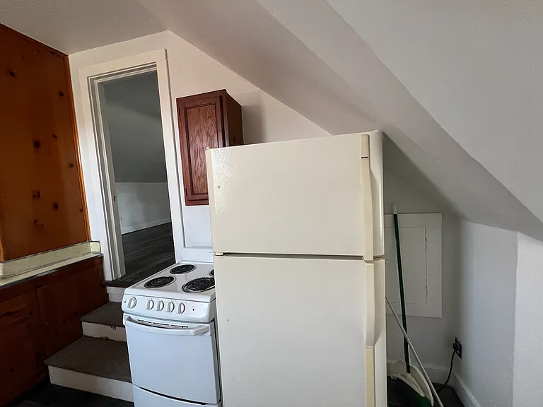 104 Dumont Ave #2 — Photo 5