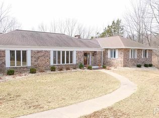 16194 Rassi Rd, Mackinaw, IL 61755