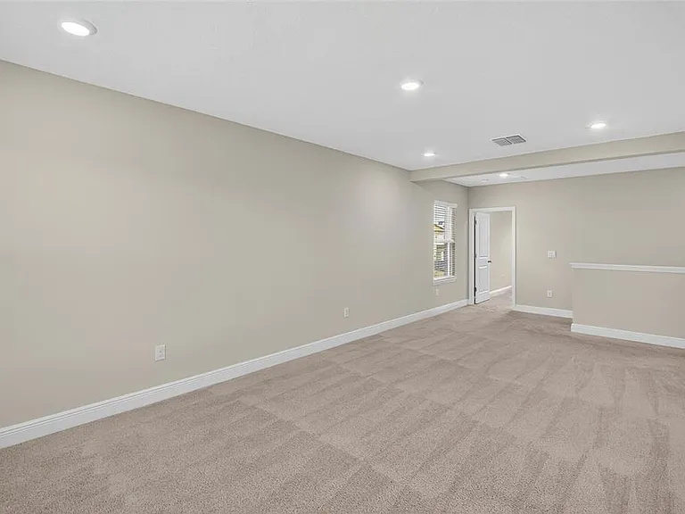 2546 Warren Acres Blvd — Photo 36