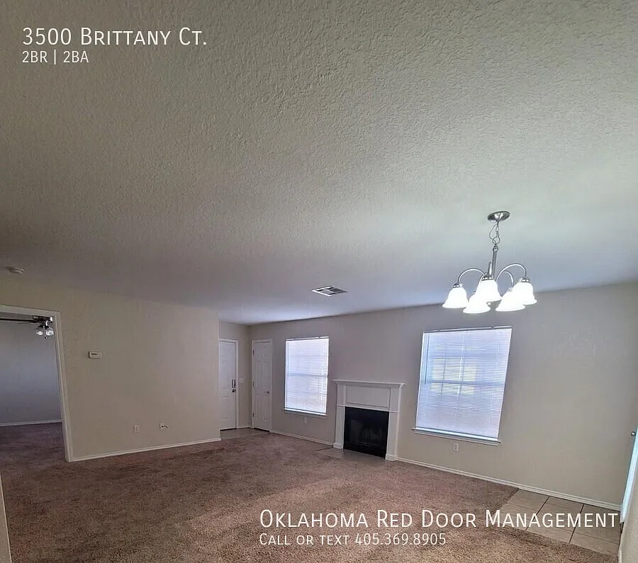2 Bedroom Home In Moore School District! 1/2 First Month Rent — Photo 4