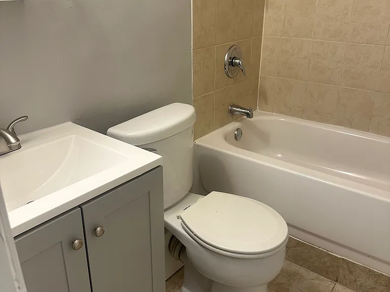 391 Martin St #BASEMENT — Photo 7