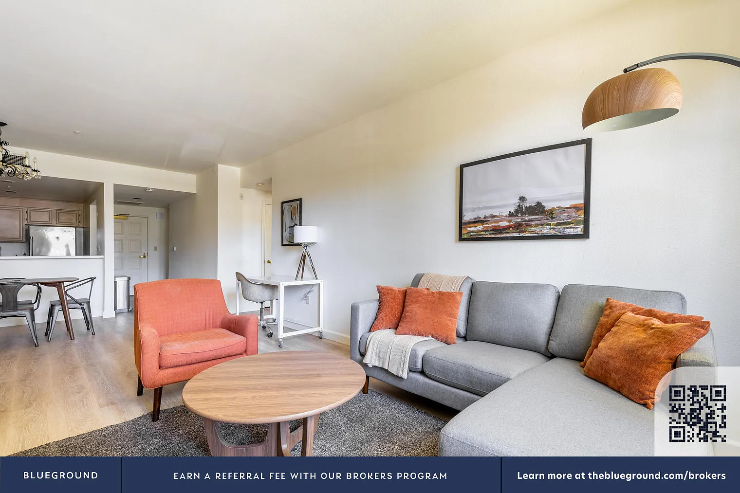 2 bed, 2.0 bath, 1076 sqft, $5,220 — Photo 3