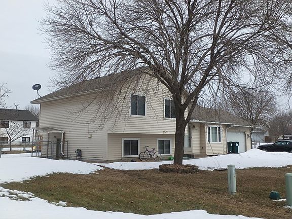 3rd image of 757 99th Cir NE