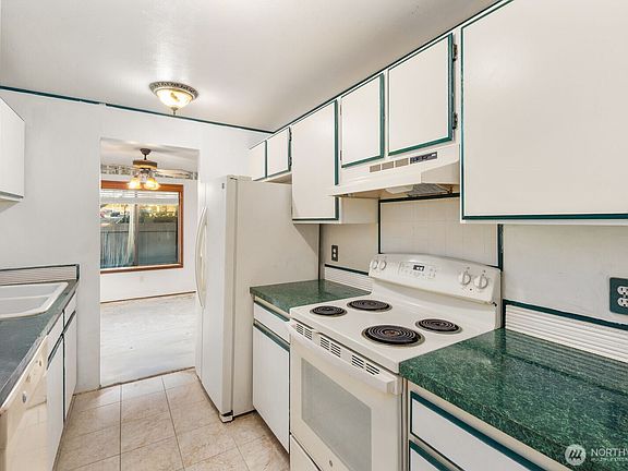 5th image of 1414 154th Avenue NE #4406