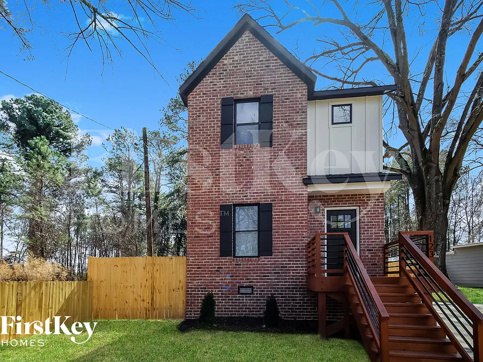 123 E End Ave