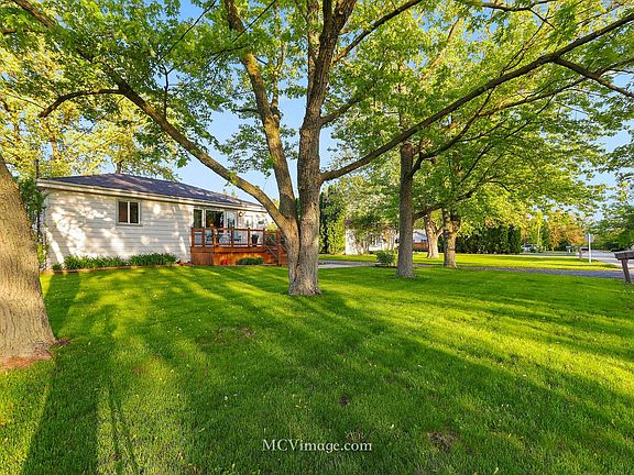 3rd image of 14997 Leclaire Ave