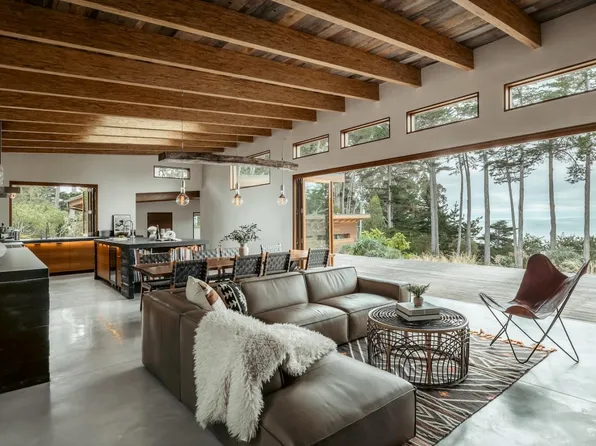 227 Lower Walden Rd, Monterey, CA 93923