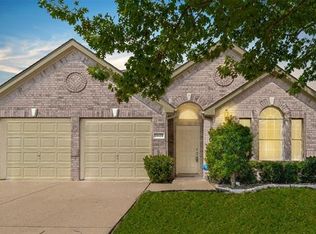 8809 Edinburgh Ln, Rowlett, TX 75089
