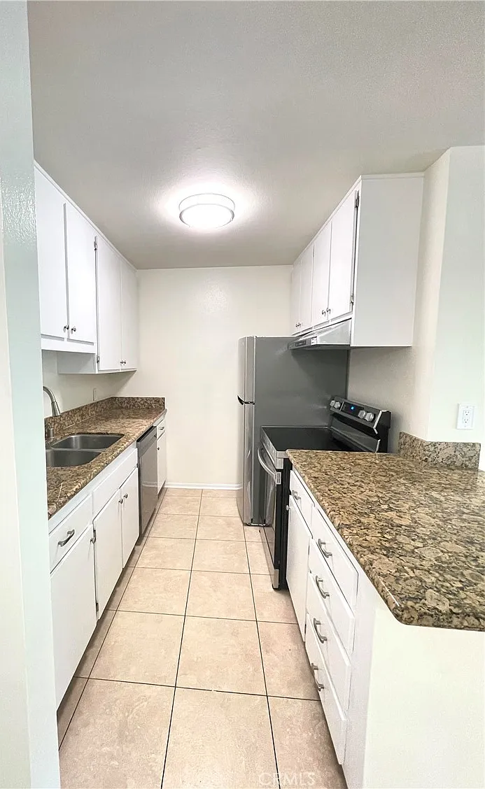 2 bed, 951 sqft, $3,000 — Photo 4