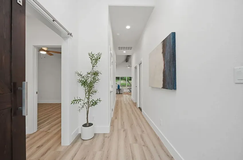 3 bed, 2.0 bath, 1844 sqft, $1,650 — Photo 4