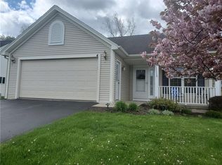 4 Pirates Cv, Spencerport, NY 14559