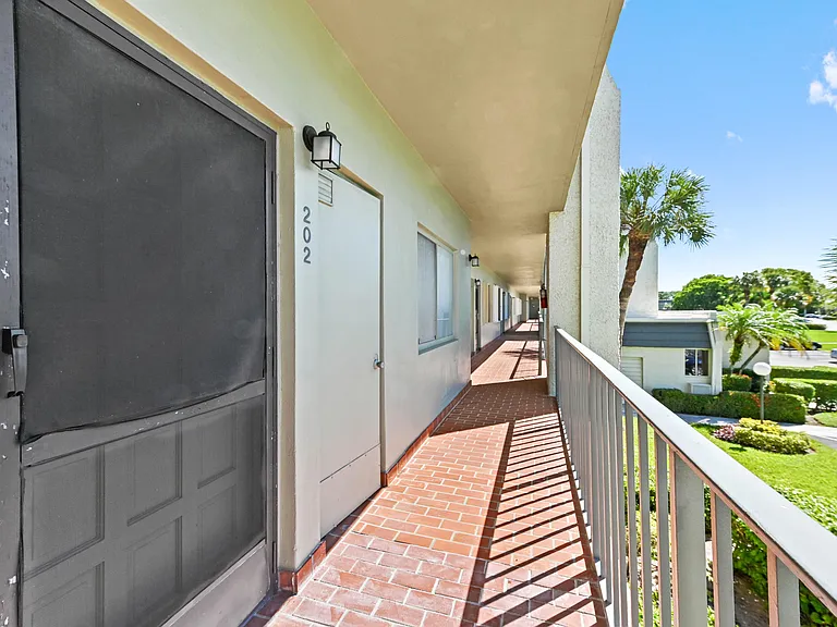 4080 Tivoli Ct #202 — Photo 26