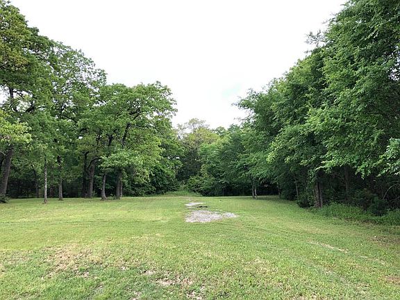3rd image of 2406 W Us Highway 79
