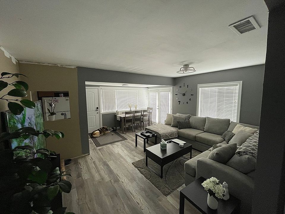 2nd image of 215 W Limited Ave