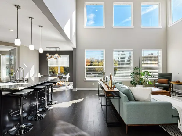 3765 Crane Island Ct, Excelsior, MN 55331