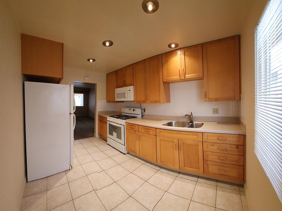 1st image of 4120 Louisiana St #1/2