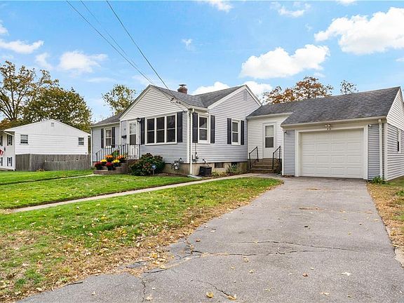 3rd image of 52 Merle St