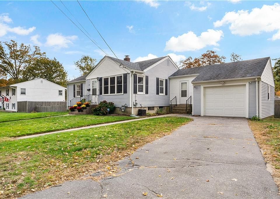 1st image of 52 Merle St