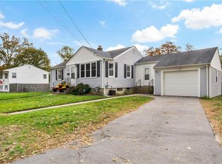 52 Merle St, Warwick, RI 02889
