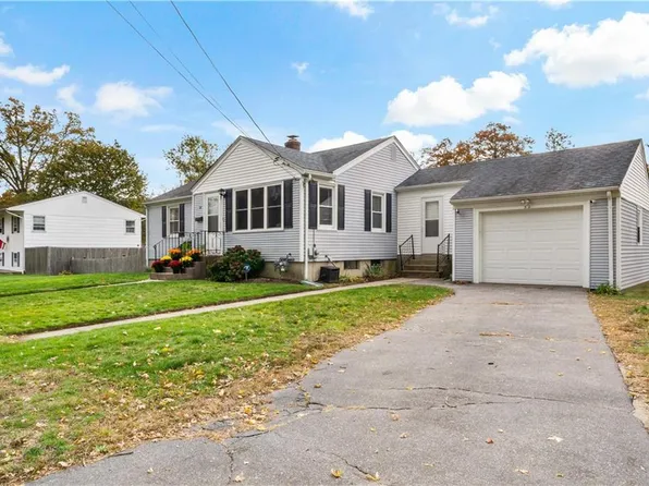 52 Merle St, Warwick, RI 02889