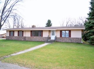330 Gunderson Ave, Appleton, MN 56208