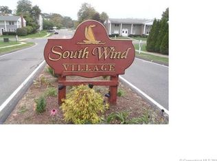 112 Carriage Path S, Milford, CT 06460