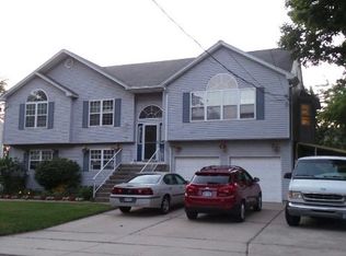 1466 6th St, West Babylon, NY 11704