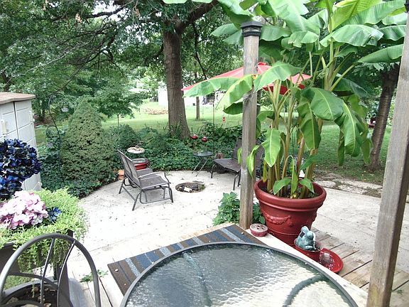 4th image of 16750 Beechwood Ln