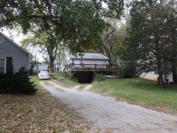 2nd image of 5633 Clark Ave