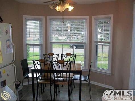 Dining area w bay windows.jpg