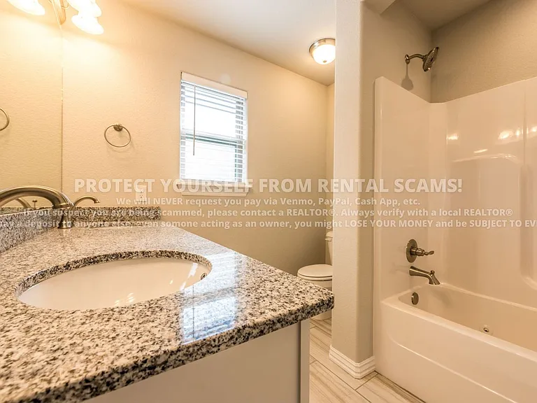 50 N Benchmark Ln — Photo 8