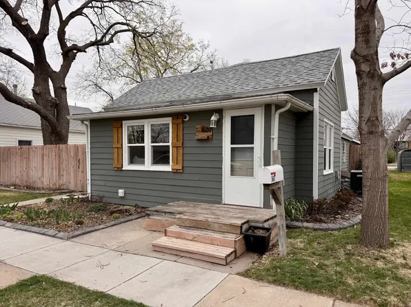 1607 A Ave, Kearney, NE 68847