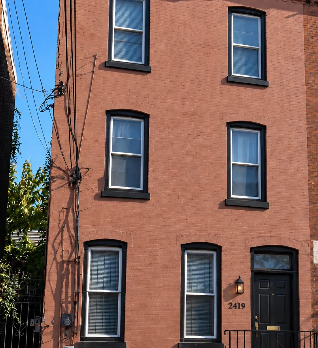 2419 W Master St — Photo 1