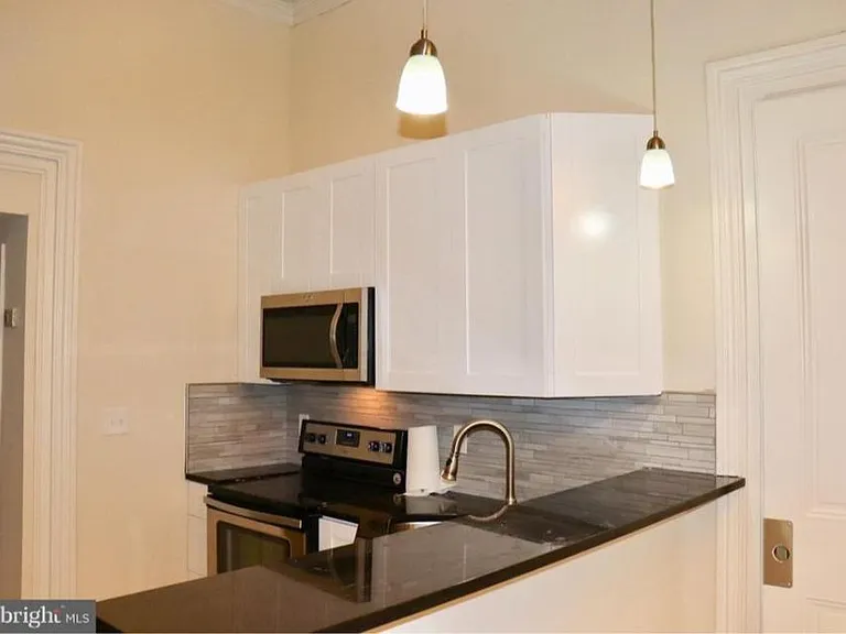 32 E Preston St #A — Photo 9