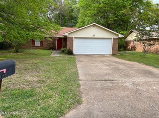 5250 Brookhollow Dr, Jackson, MS 39212