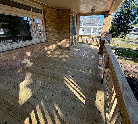 Covered front porch.