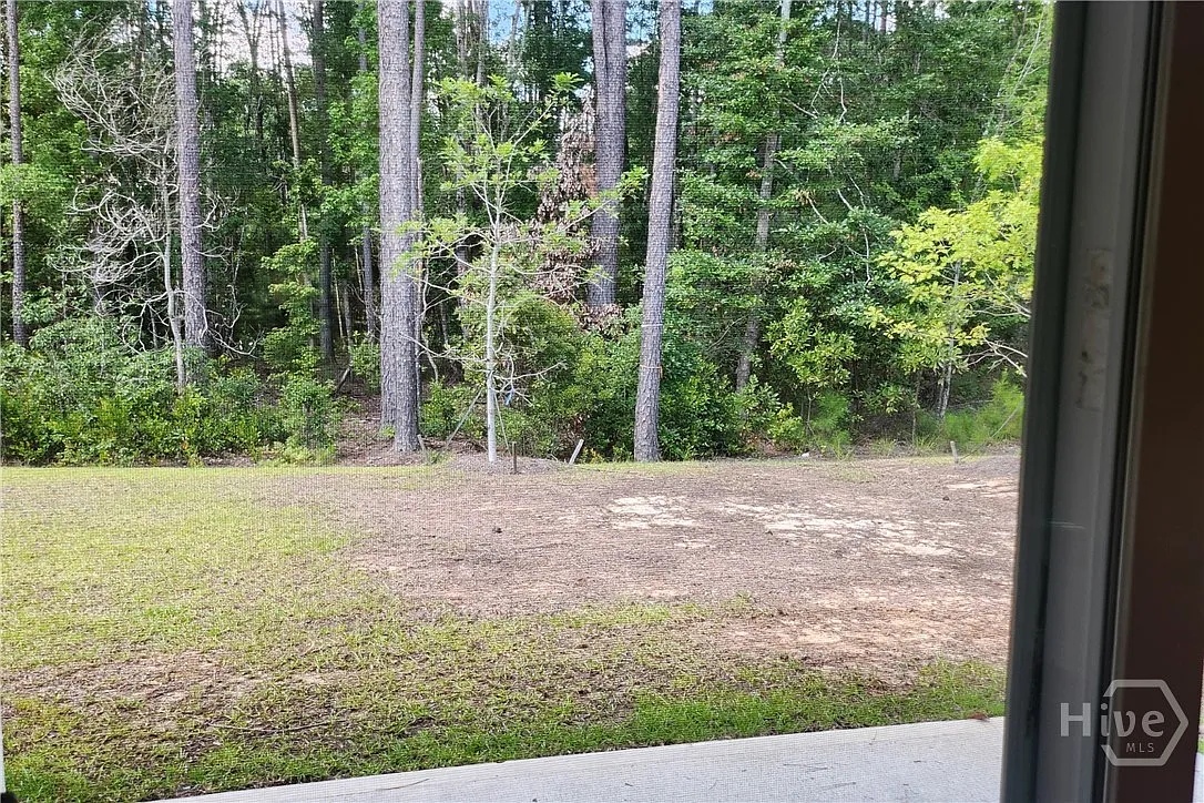 4 bed, 2.0 bath, 1774 sqft, $2,500 — Photo 2