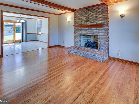 3rd image of 10 McMahon Dr