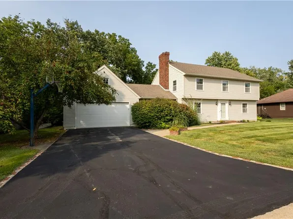 3711 E Colony Sq, Saint Joseph, MO 64506