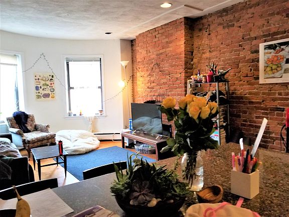 5th image of 81 Gibbs St #1GX