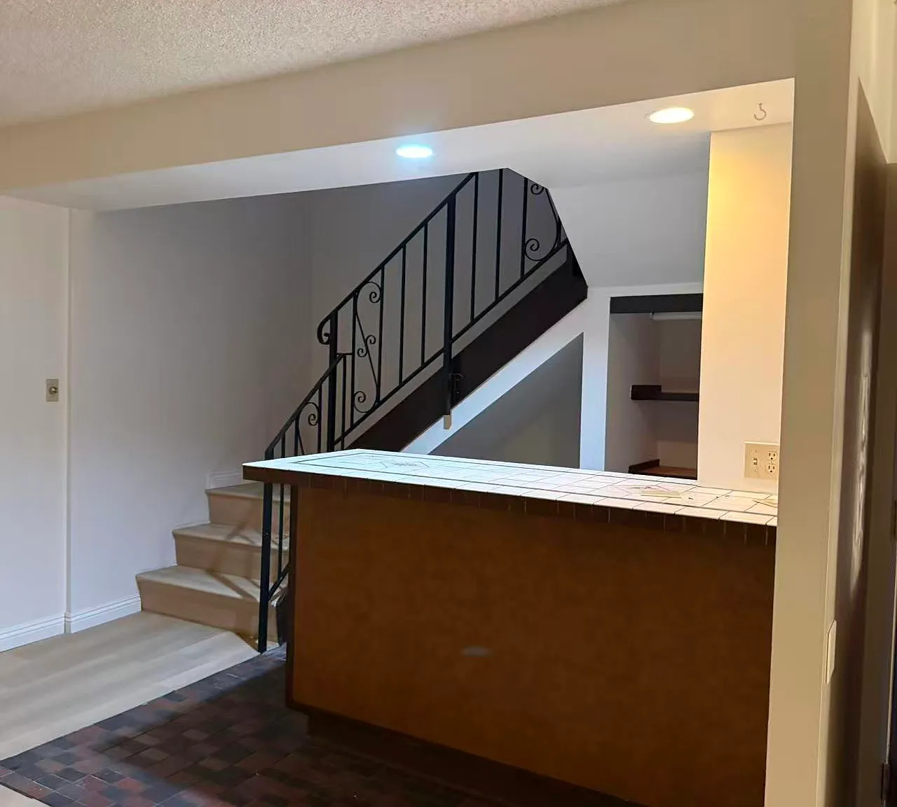 2 bed, 1284 sqft, $3,000 — Photo 2