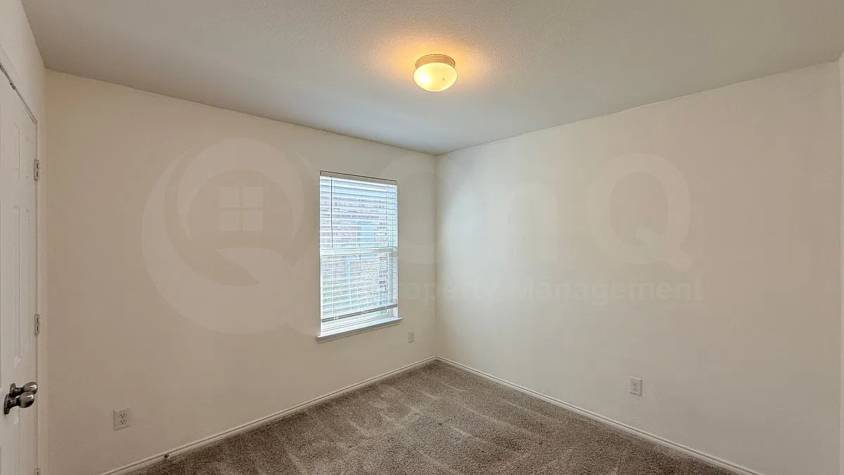 3 bed, 2.0 bath, 1743 sqft, $2,150 — Photo 3