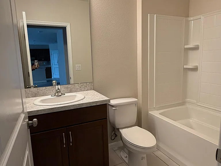 564 Meadow Bend Dr — Photo 13