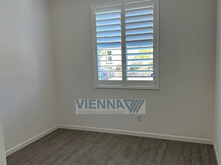 1347 Larkspur Dr — Photo 14